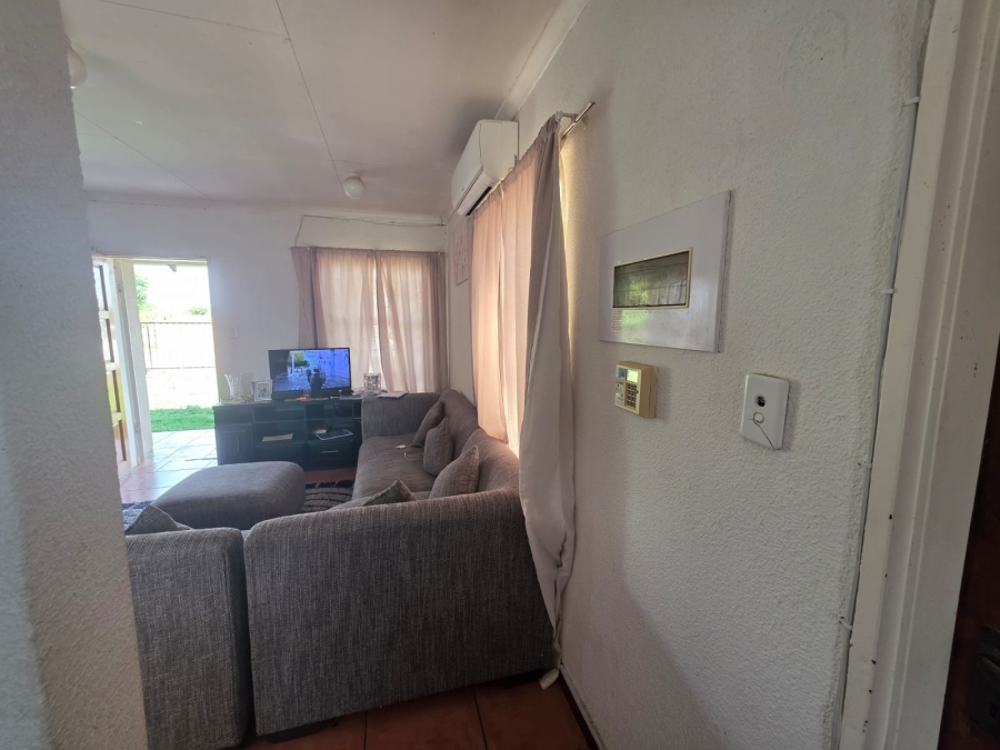 2 Bedroom Property for Sale in Roodepan Northern Cape